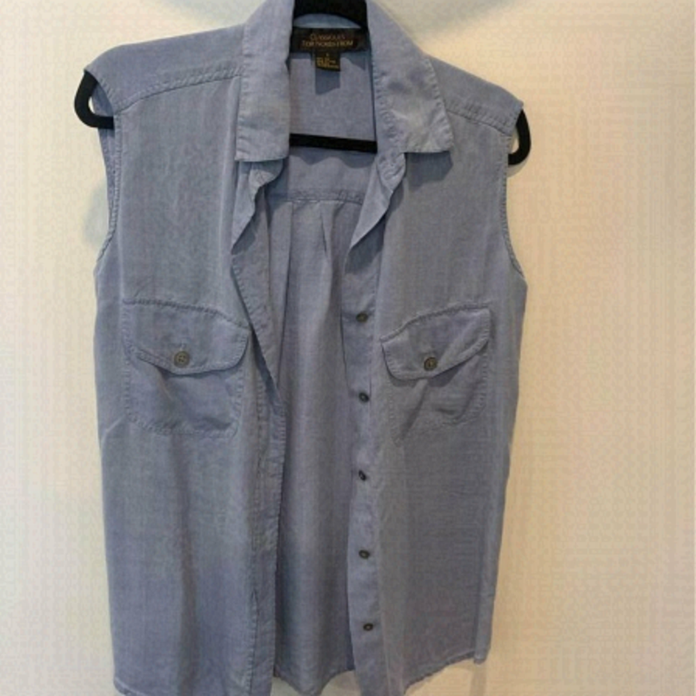 𝅺100% Silk sleeveless top. Nordstrom classiques. Size small. SO SOFT!